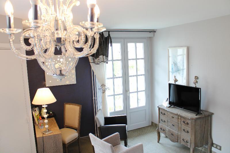 Le Bailliage Hotel & Spa Salers Esterno foto