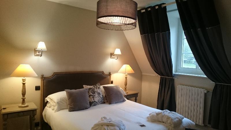 Le Bailliage Hotel & Spa Salers Esterno foto