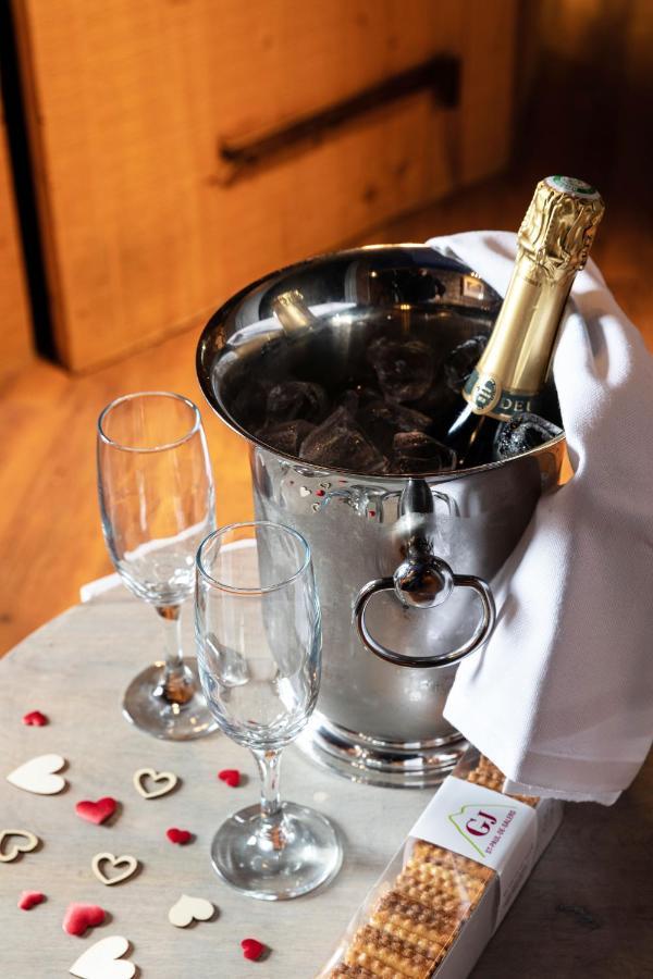 Le Bailliage Hotel & Spa Salers Esterno foto