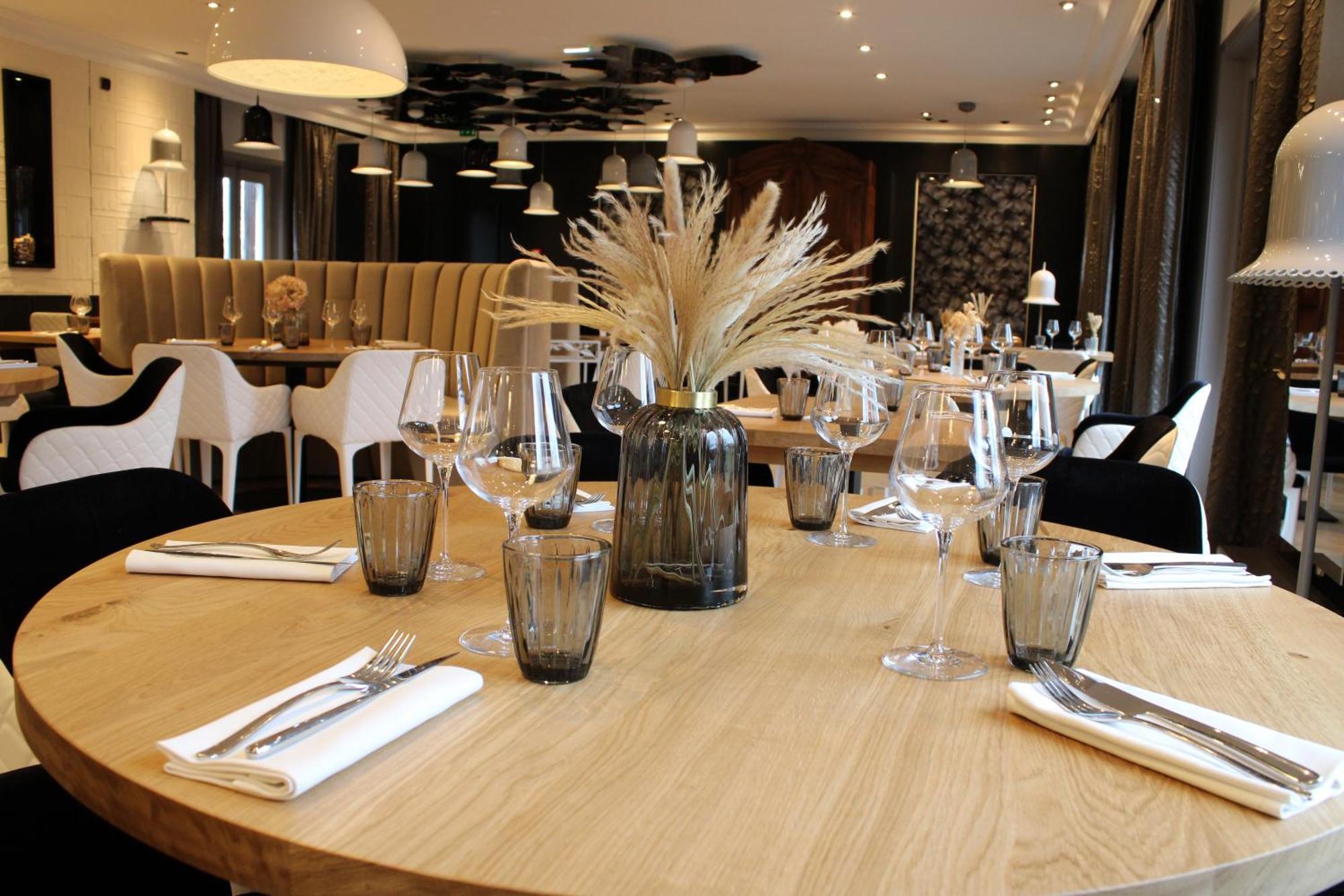 Le Bailliage Hotel & Spa Salers Esterno foto