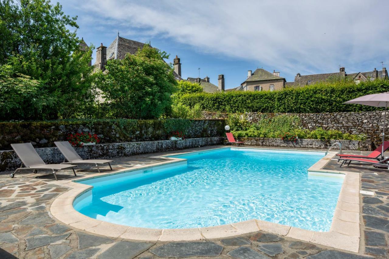 Le Bailliage Hotel & Spa Salers Esterno foto