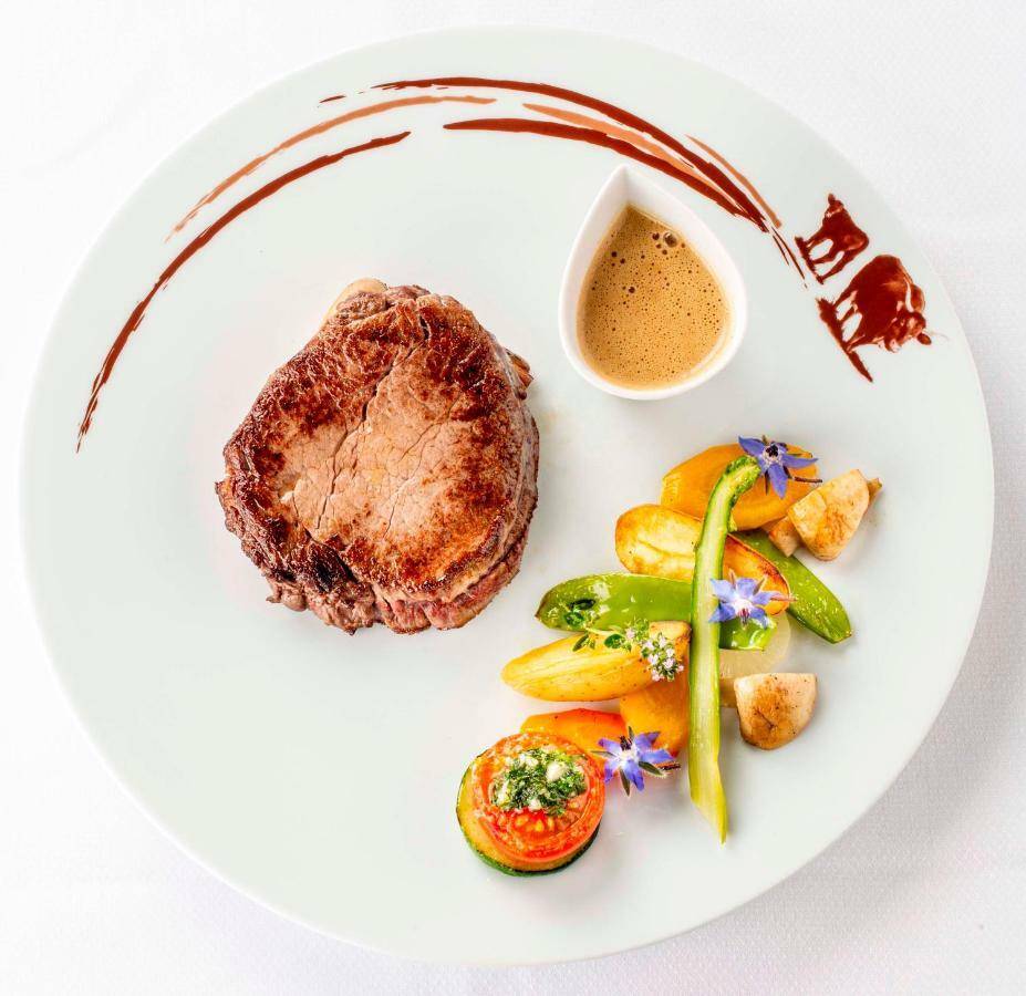 Le Bailliage Hotel & Spa Salers Esterno foto